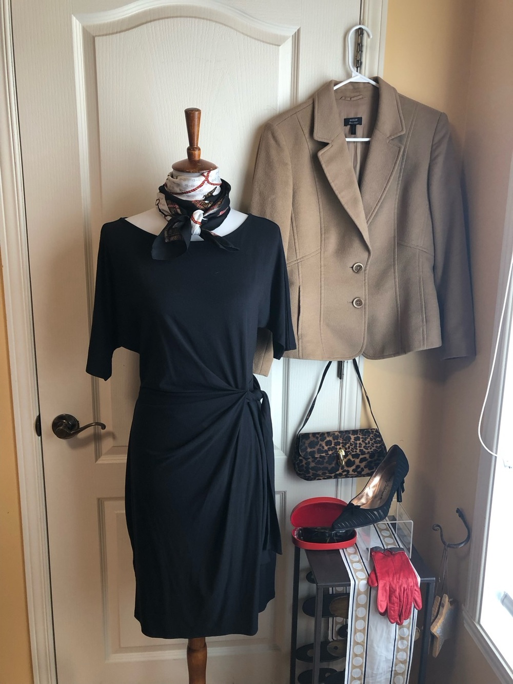 Ann Taylor Black Knot-Waist ruched side dolman sleeve Midi Dress